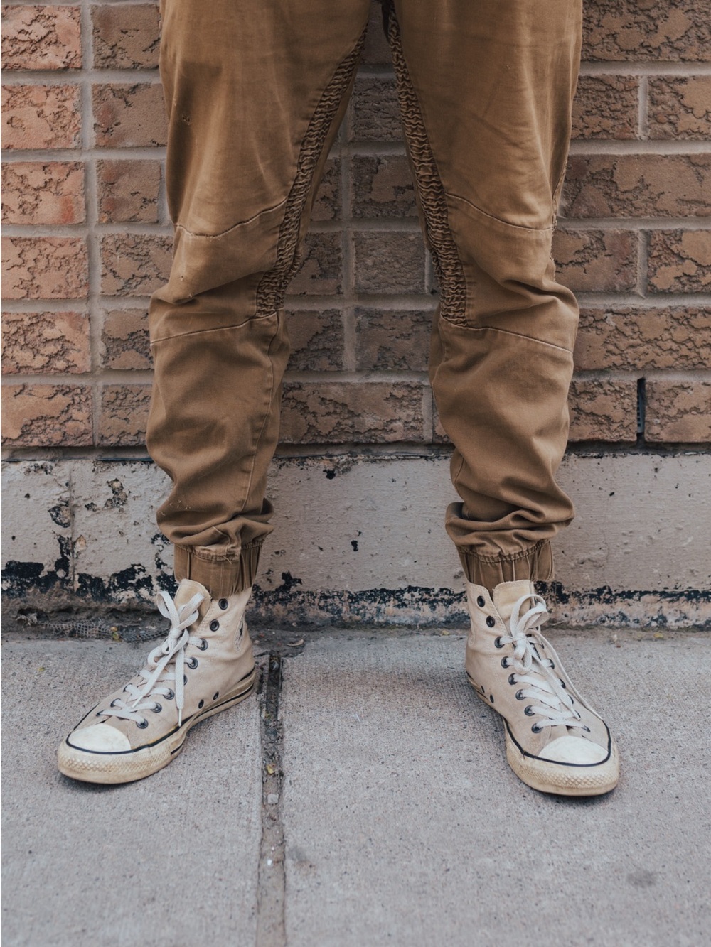 Converse Chuck Taylor High Top Sneakers – Parchment / Off White – Size 10.5
